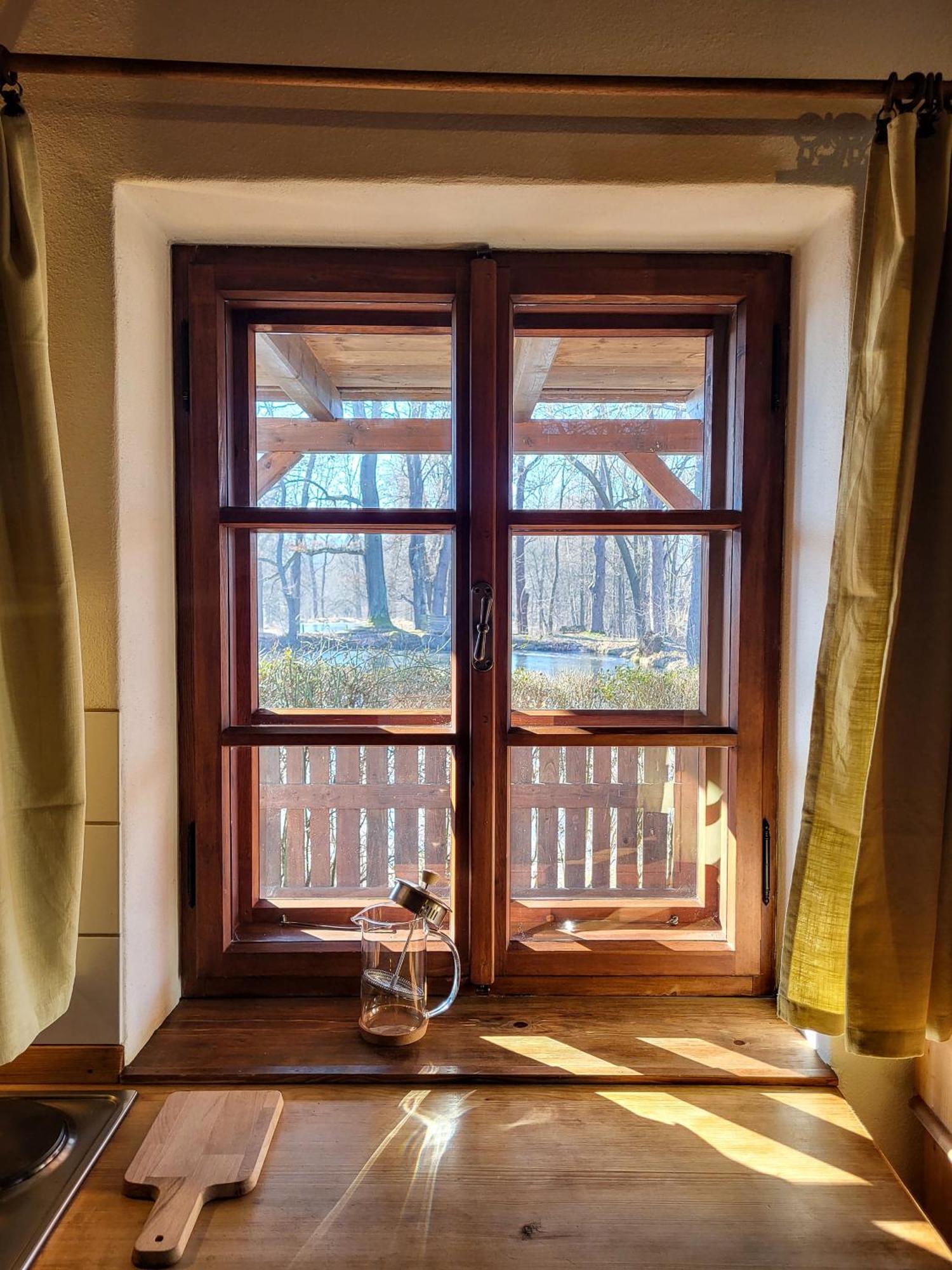 Apartmany Cerveny Dvur Chvalsiny Exterior photo