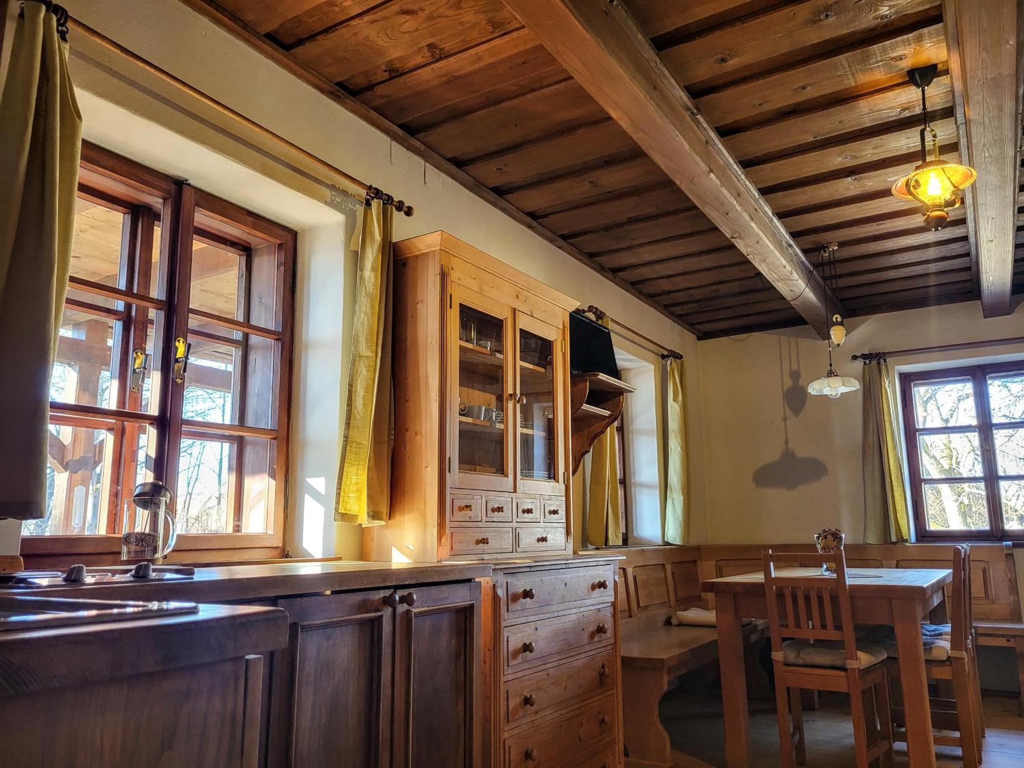 Apartmany Cerveny Dvur Chvalsiny Exterior photo